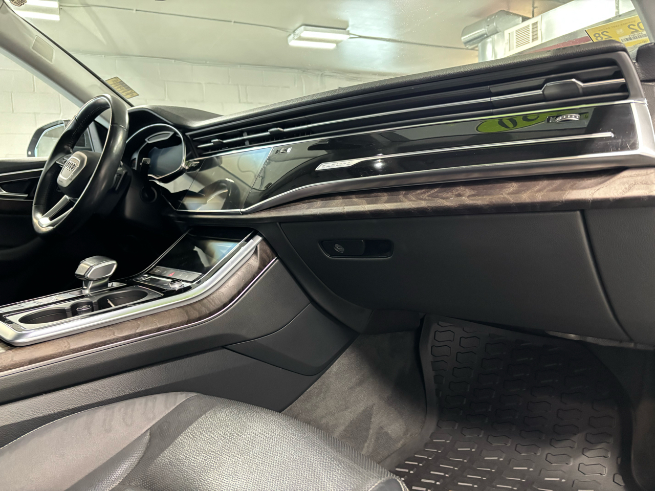 Audi Q8 Premium Plus 55 TFSI quattro 2020