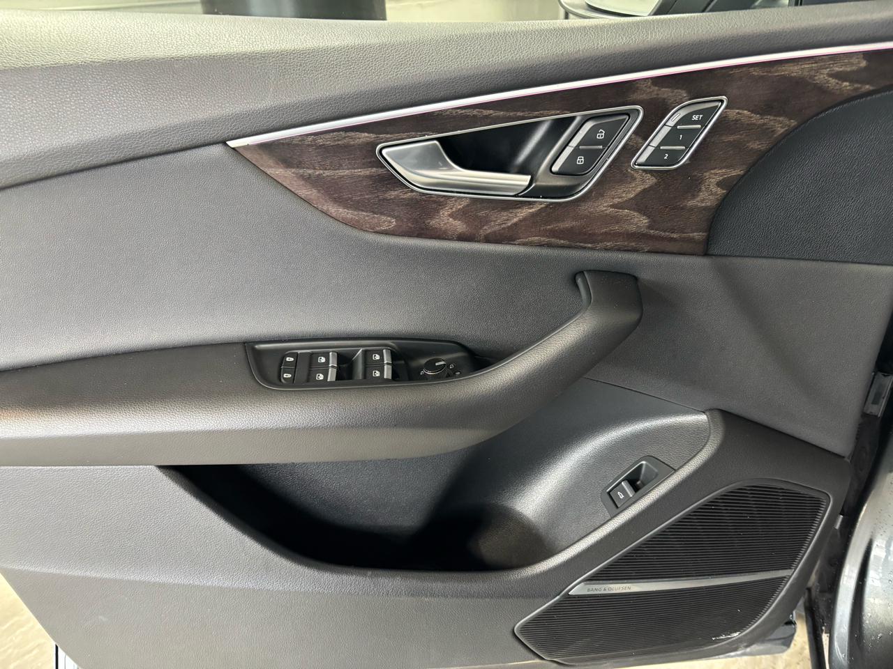 Audi Q8 Premium Plus 55 TFSI quattro 2020