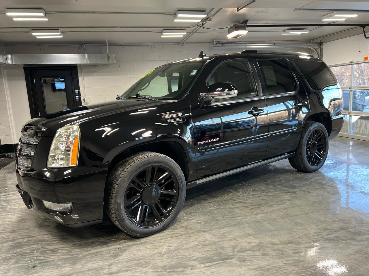 Cadillac Escalade AWD 4dr Premium 2013