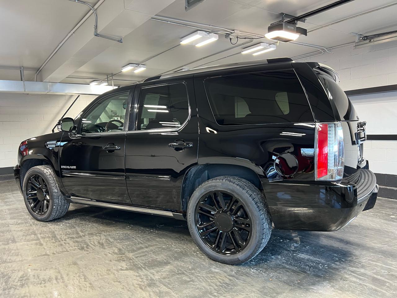 Cadillac Escalade AWD 4dr Premium 2013