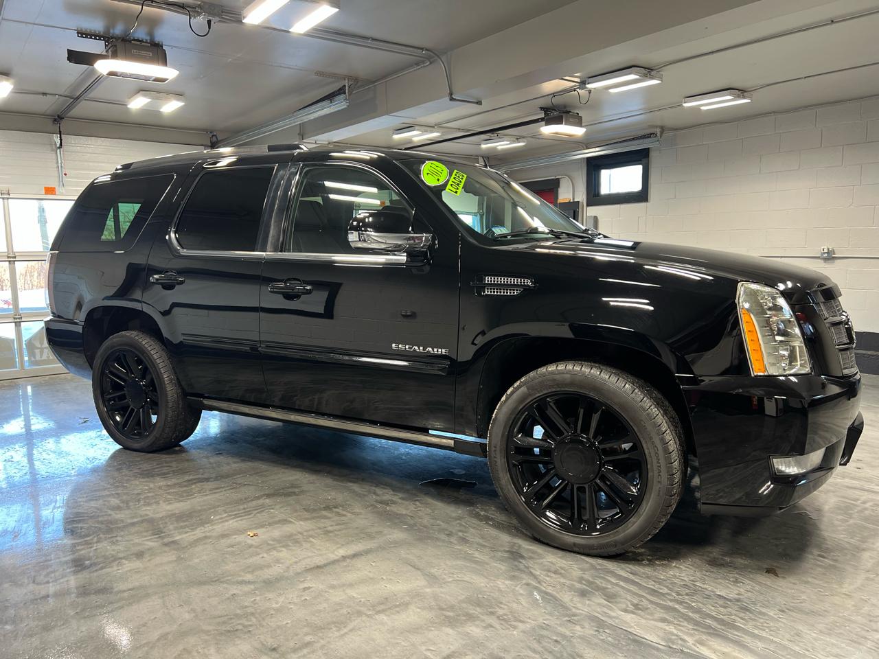 Cadillac Escalade AWD 4dr Premium 2013