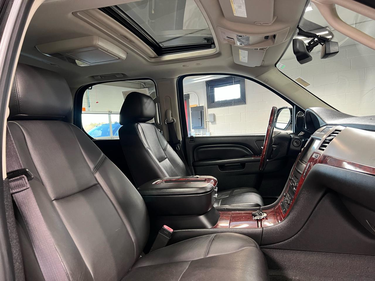 Cadillac Escalade AWD 4dr Premium 2013