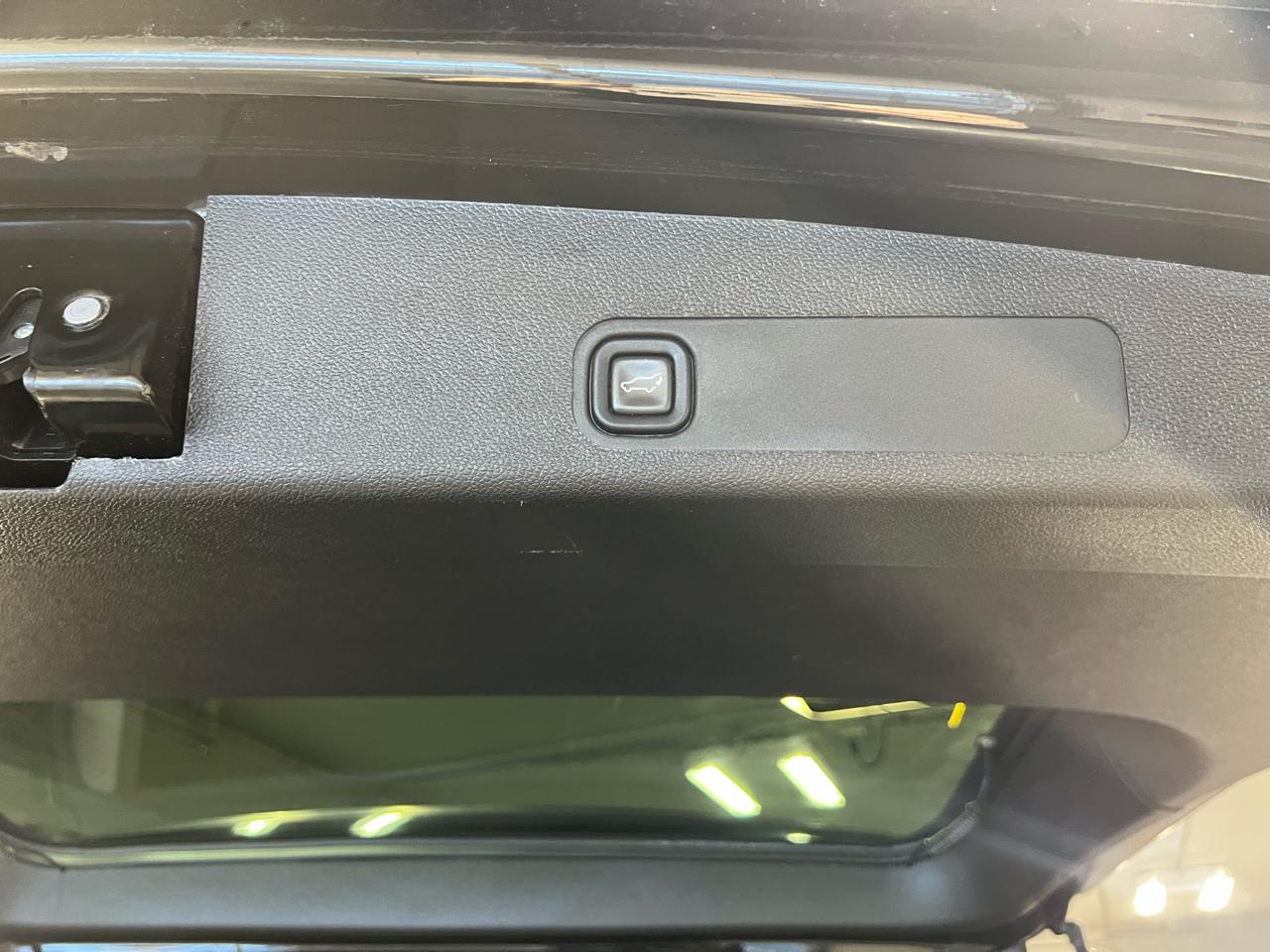 Cadillac Escalade AWD 4dr Premium 2013