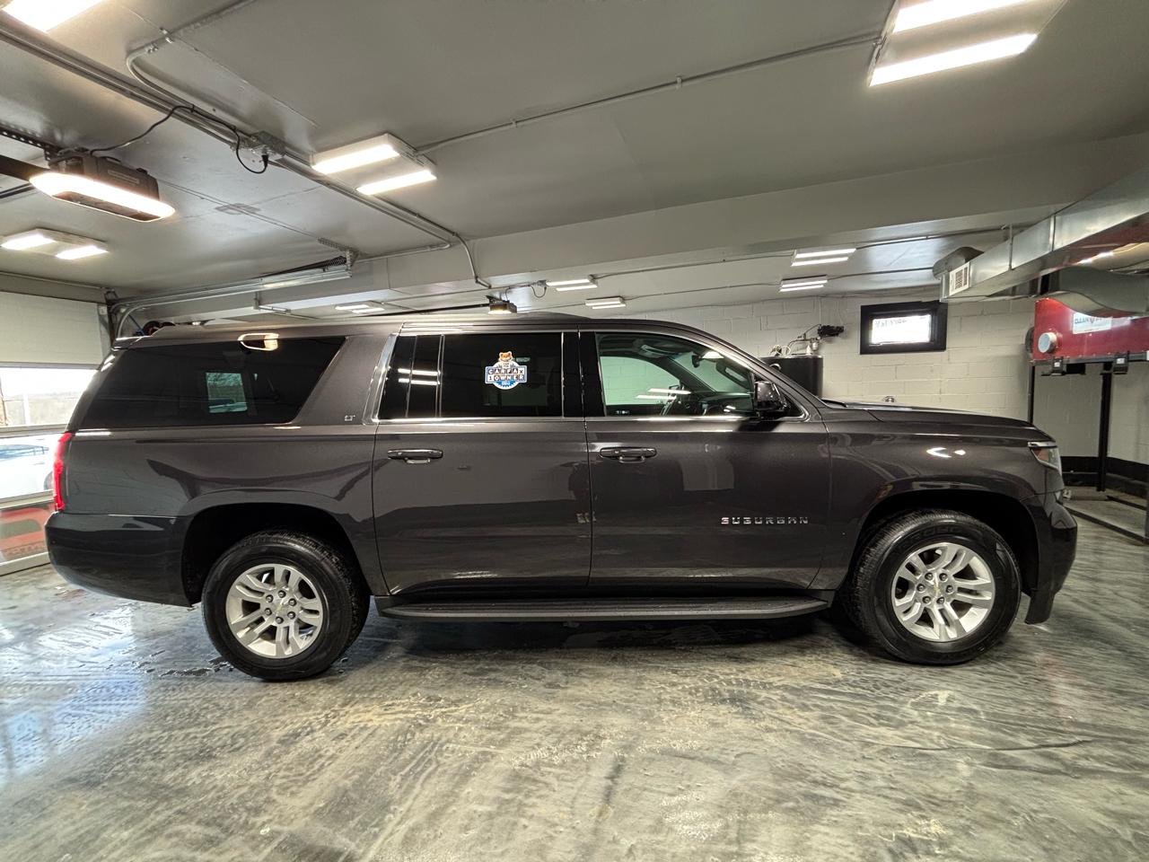 Chevrolet Suburban 4WD 4dr 1500 LT 2016