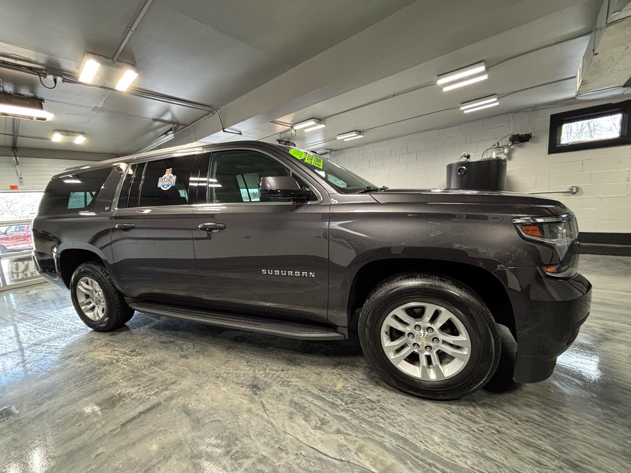 Chevrolet Suburban 4WD 4dr 1500 LT 2016