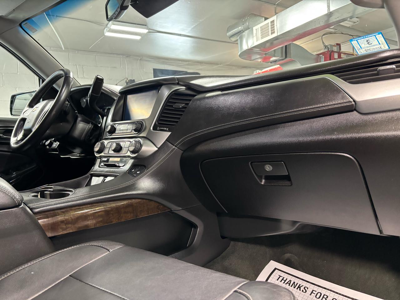 Chevrolet Suburban 4WD 4dr 1500 LT 2016