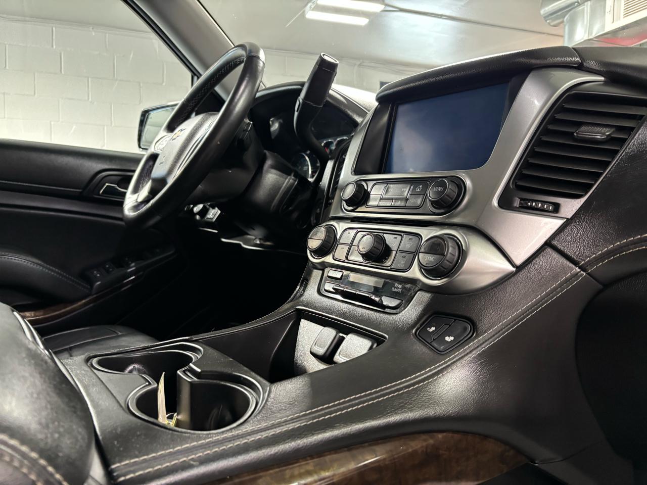 Chevrolet Suburban 4WD 4dr 1500 LT 2016