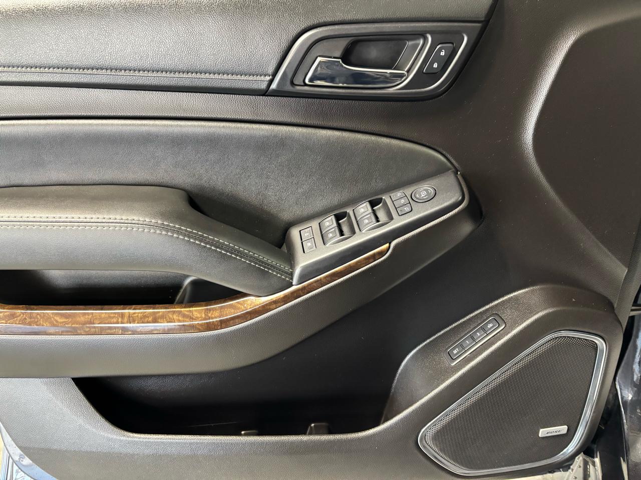 Chevrolet Suburban 4WD 4dr 1500 LT 2016