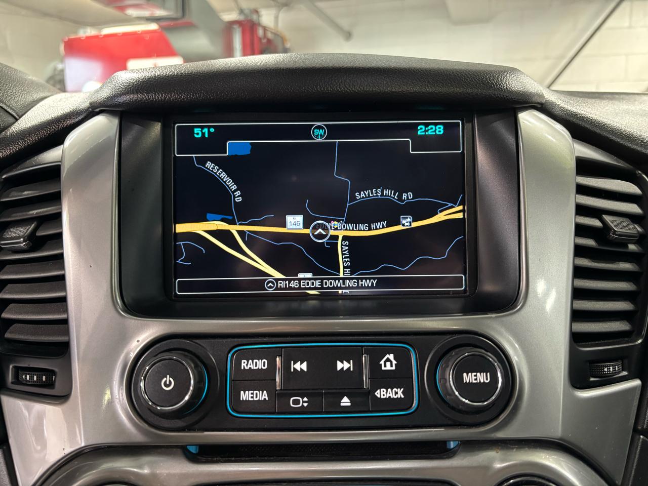 Chevrolet Suburban 4WD 4dr 1500 LT 2016