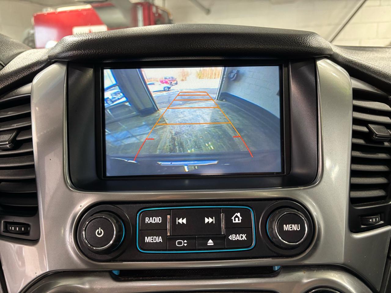 Chevrolet Suburban 4WD 4dr 1500 LT 2016