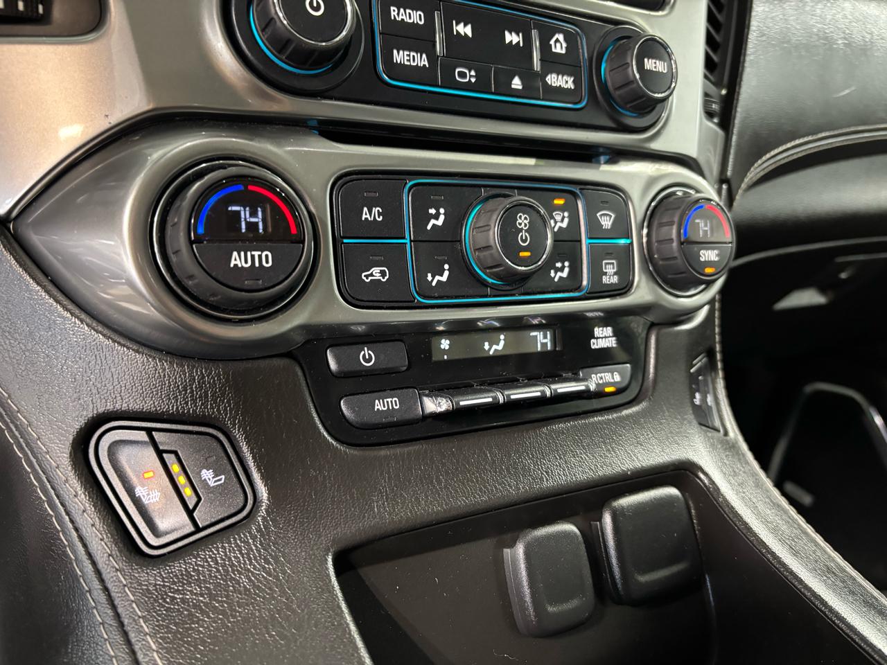 Chevrolet Suburban 4WD 4dr 1500 LT 2016