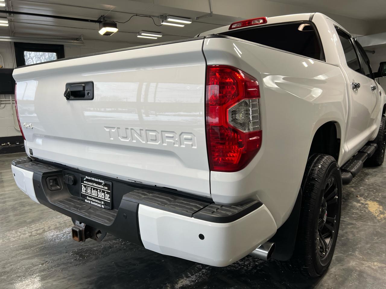 Toyota Tundra 4WD Truck CrewMax 5.7L V8 6-Spd AT Platinum (Natl) 2014