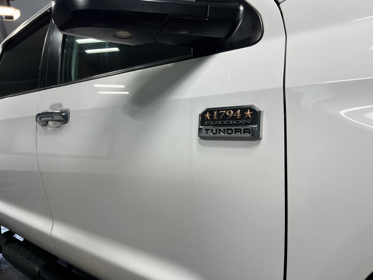 Toyota Tundra 4WD Truck CrewMax 5.7L V8 6-Spd AT Platinum (Natl) 2014