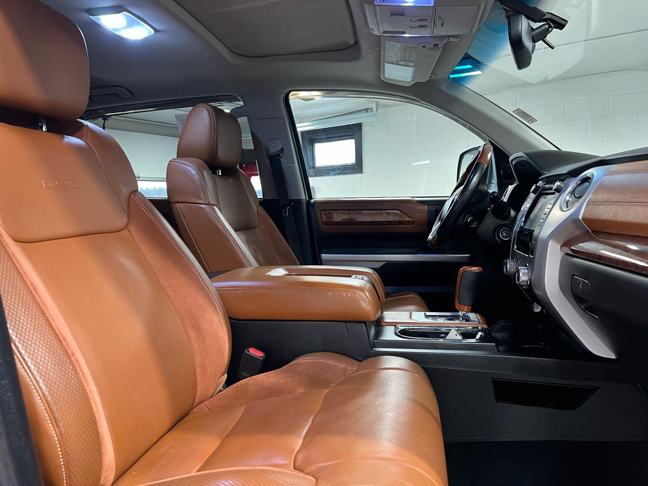 Toyota Tundra 4WD Truck CrewMax 5.7L V8 6-Spd AT Platinum (Natl) 2014