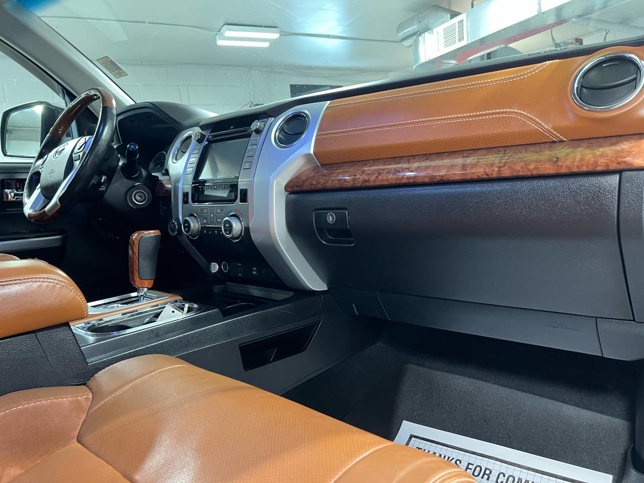 Toyota Tundra 4WD Truck CrewMax 5.7L V8 6-Spd AT Platinum (Natl) 2014