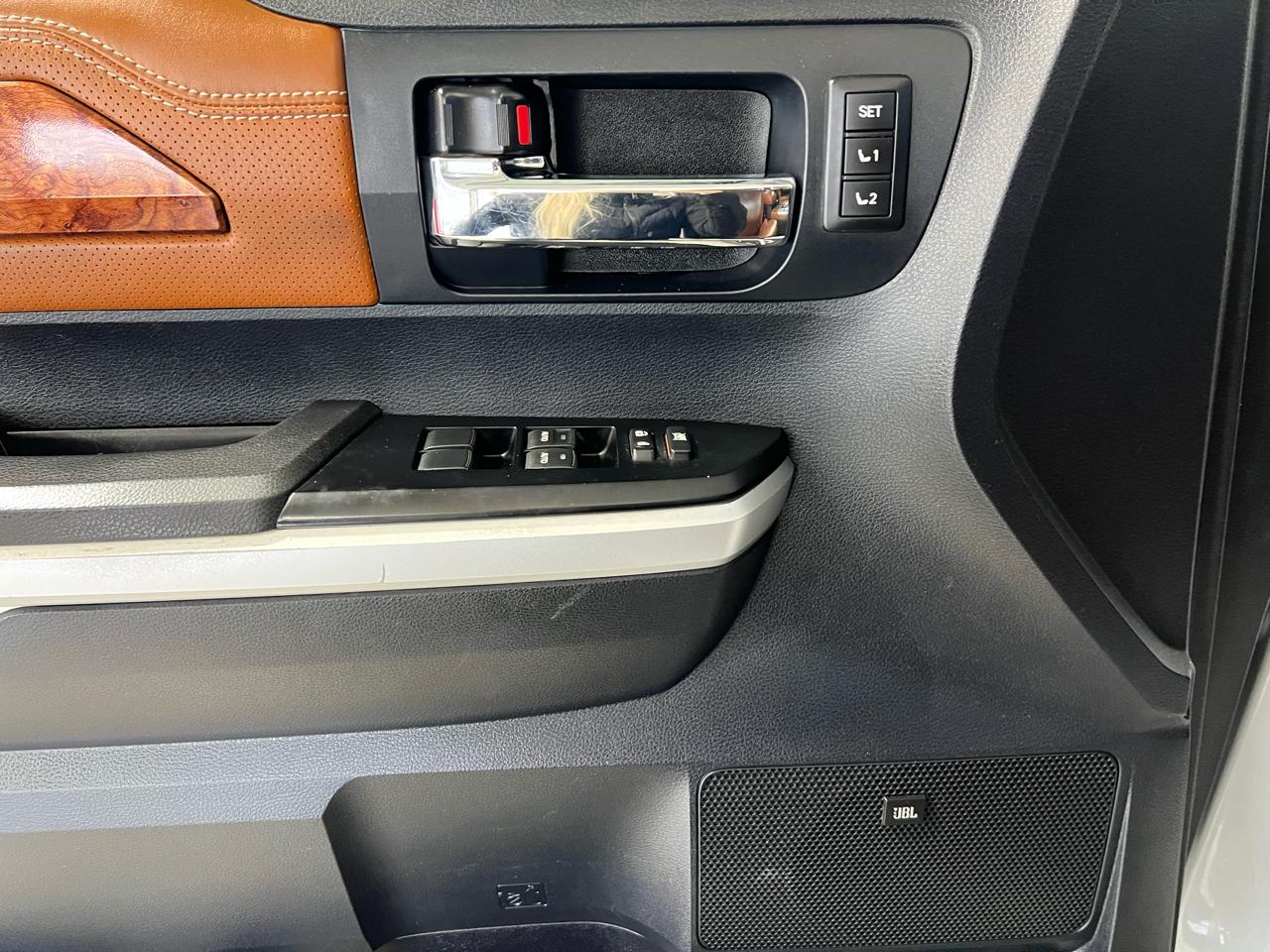 Toyota Tundra 4WD Truck CrewMax 5.7L V8 6-Spd AT Platinum (Natl) 2014