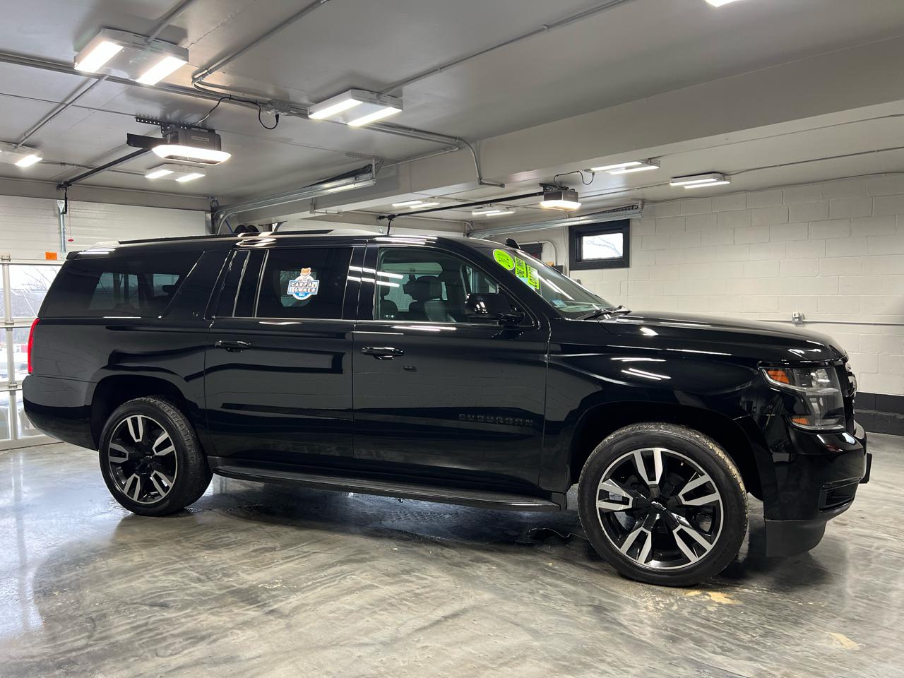 Chevrolet Suburban 4WD 4dr LT 2020