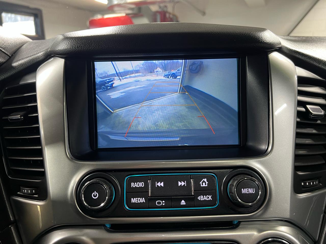 Chevrolet Suburban 4WD 4dr LT 2020