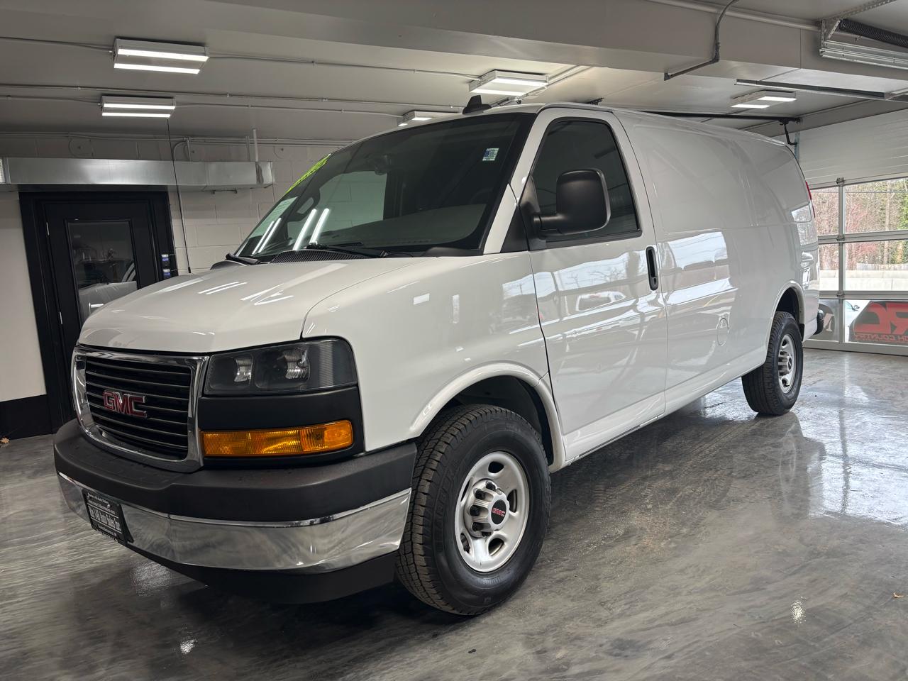 GMC Savana Cargo Van  2021