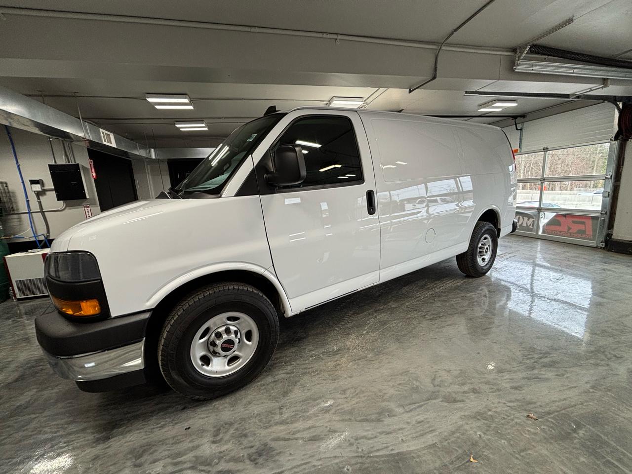 GMC Savana Cargo Van  2021
