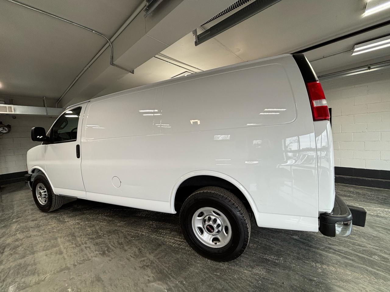 GMC Savana Cargo Van  2021