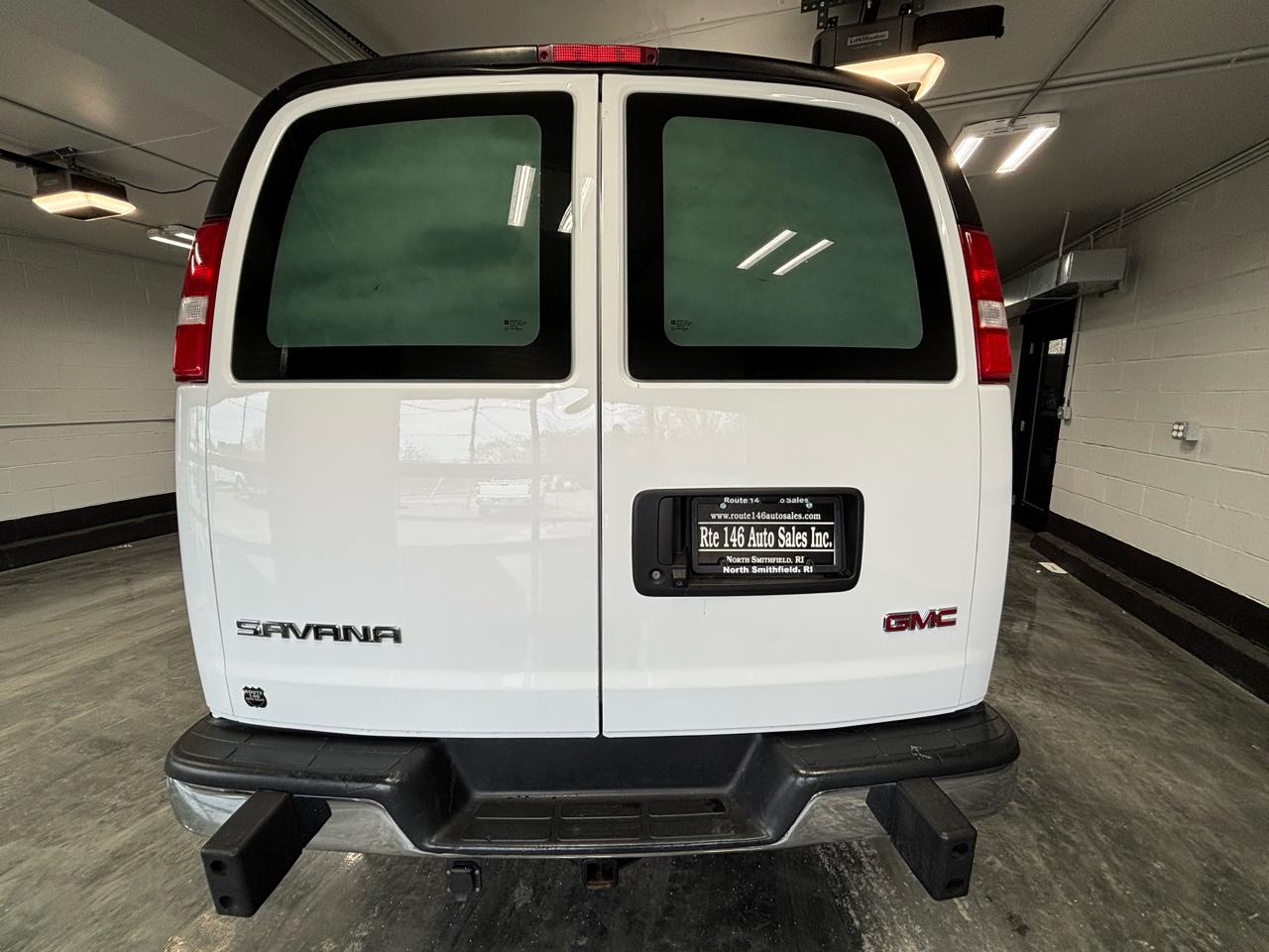 GMC Savana Cargo Van  2021