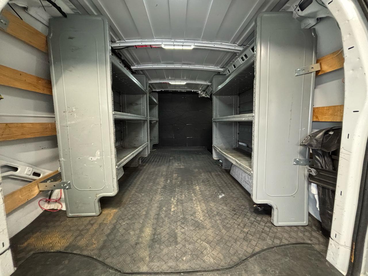 GMC Savana Cargo Van  2021