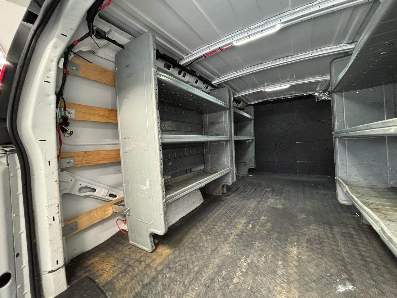 GMC Savana Cargo Van  2021