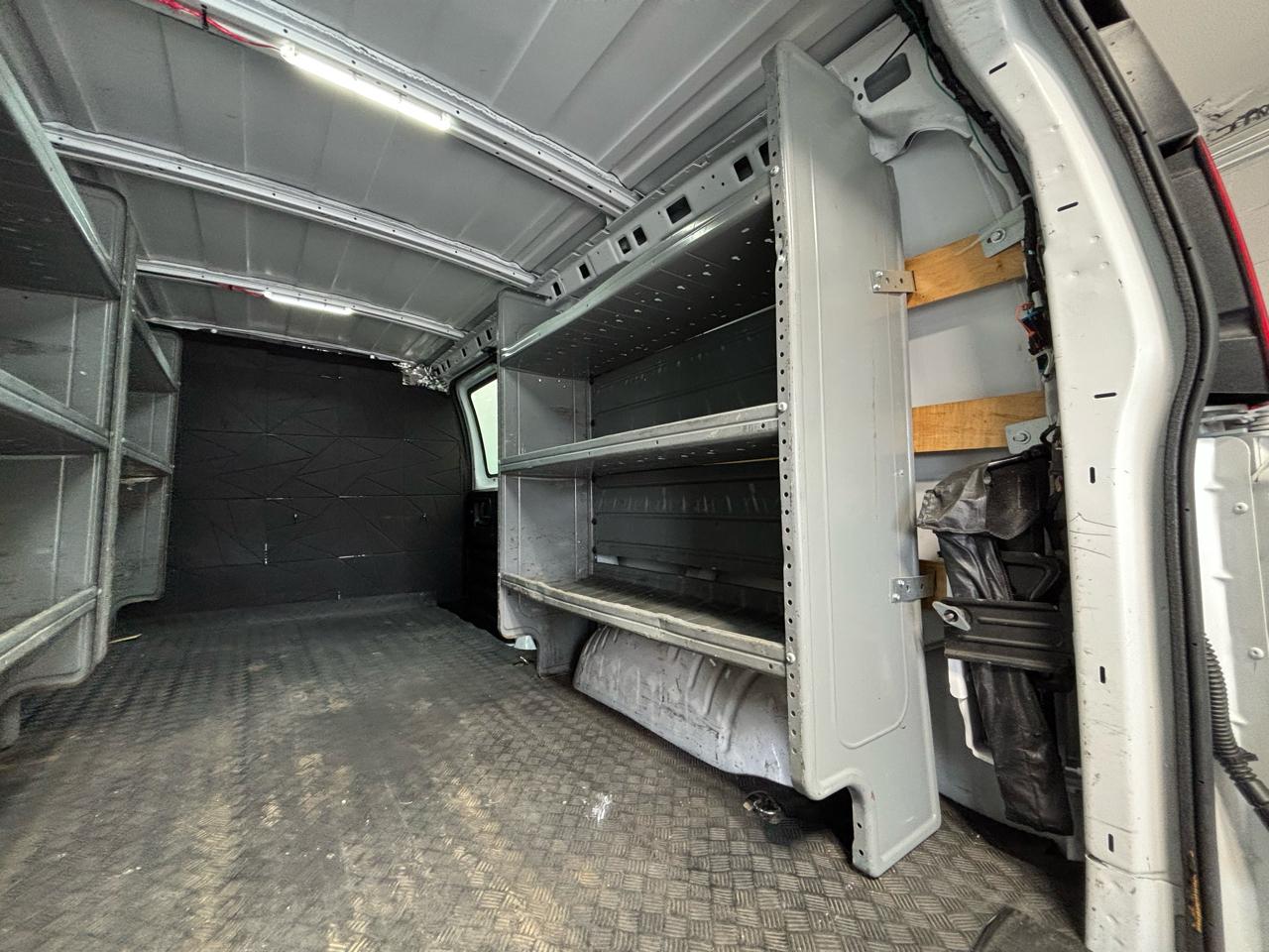 GMC Savana Cargo Van  2021