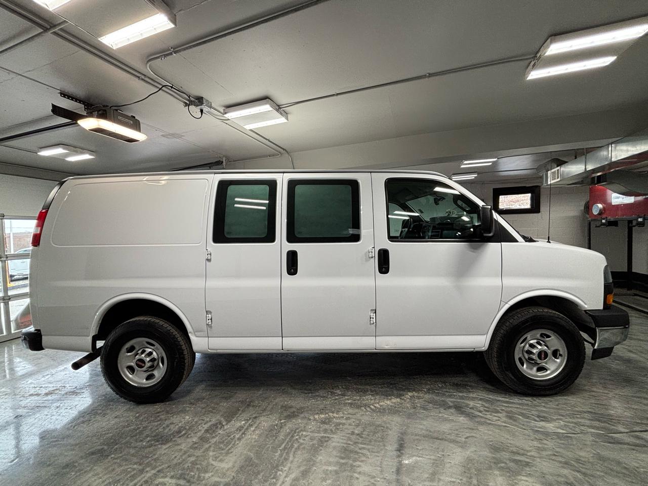 GMC Savana Cargo Van  2021