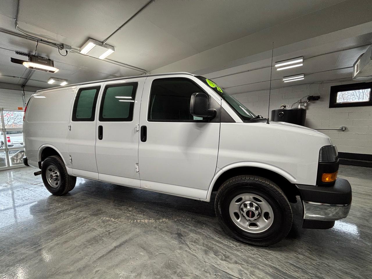 GMC Savana Cargo Van  2021