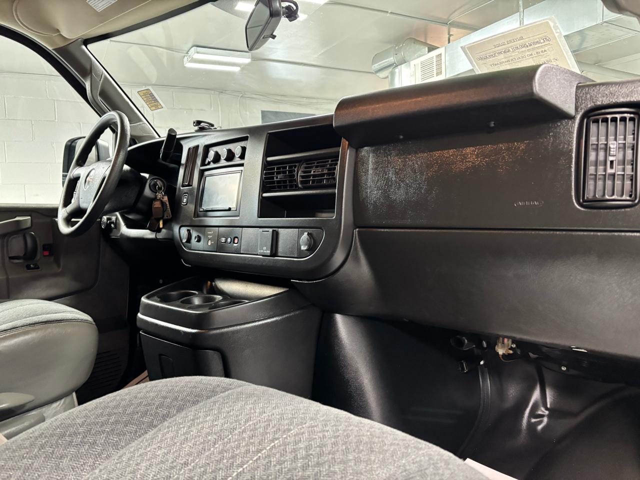 GMC Savana Cargo Van  2021