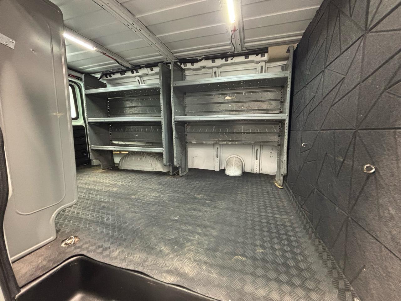 GMC Savana Cargo Van  2021