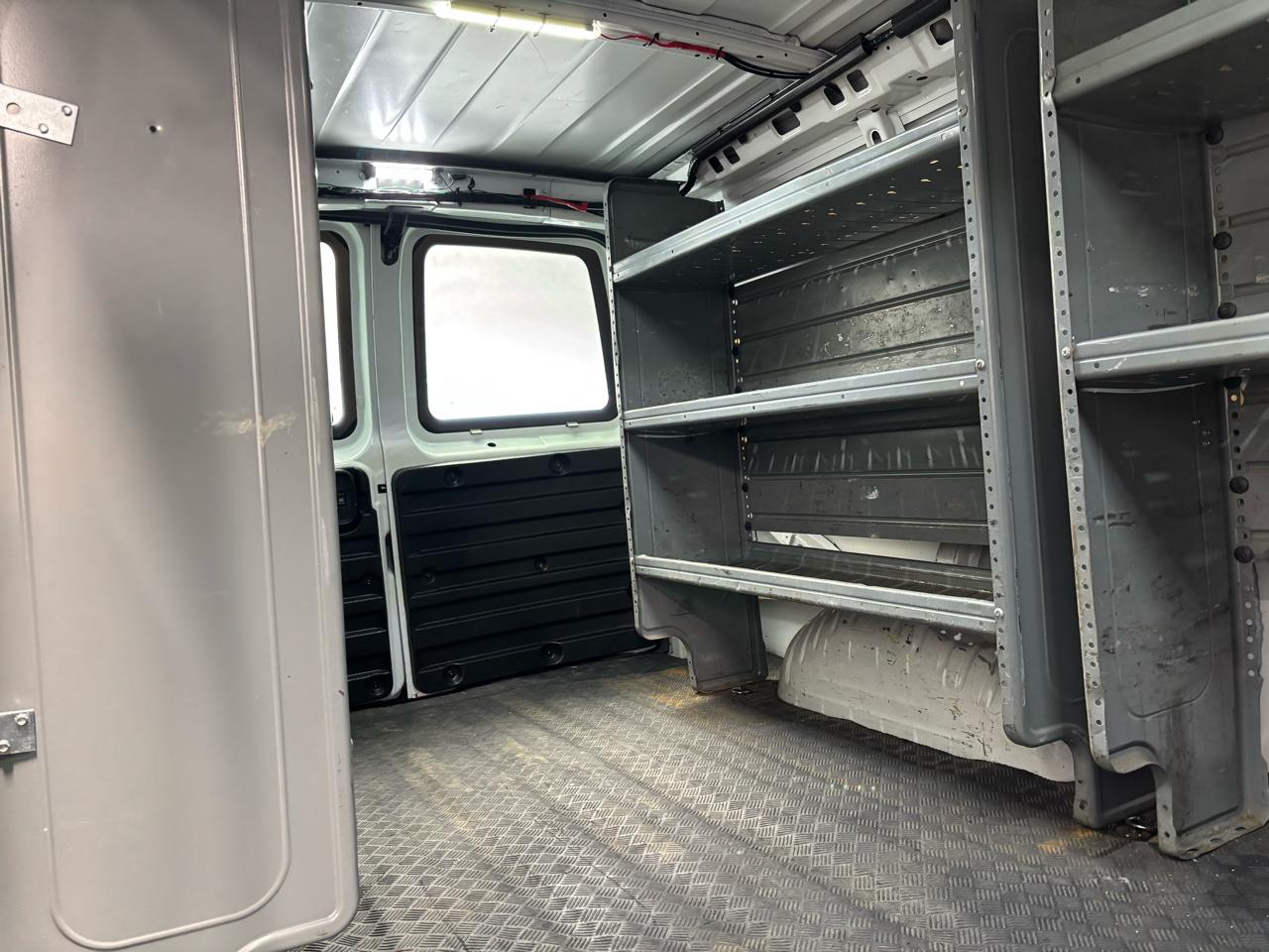 GMC Savana Cargo Van  2021