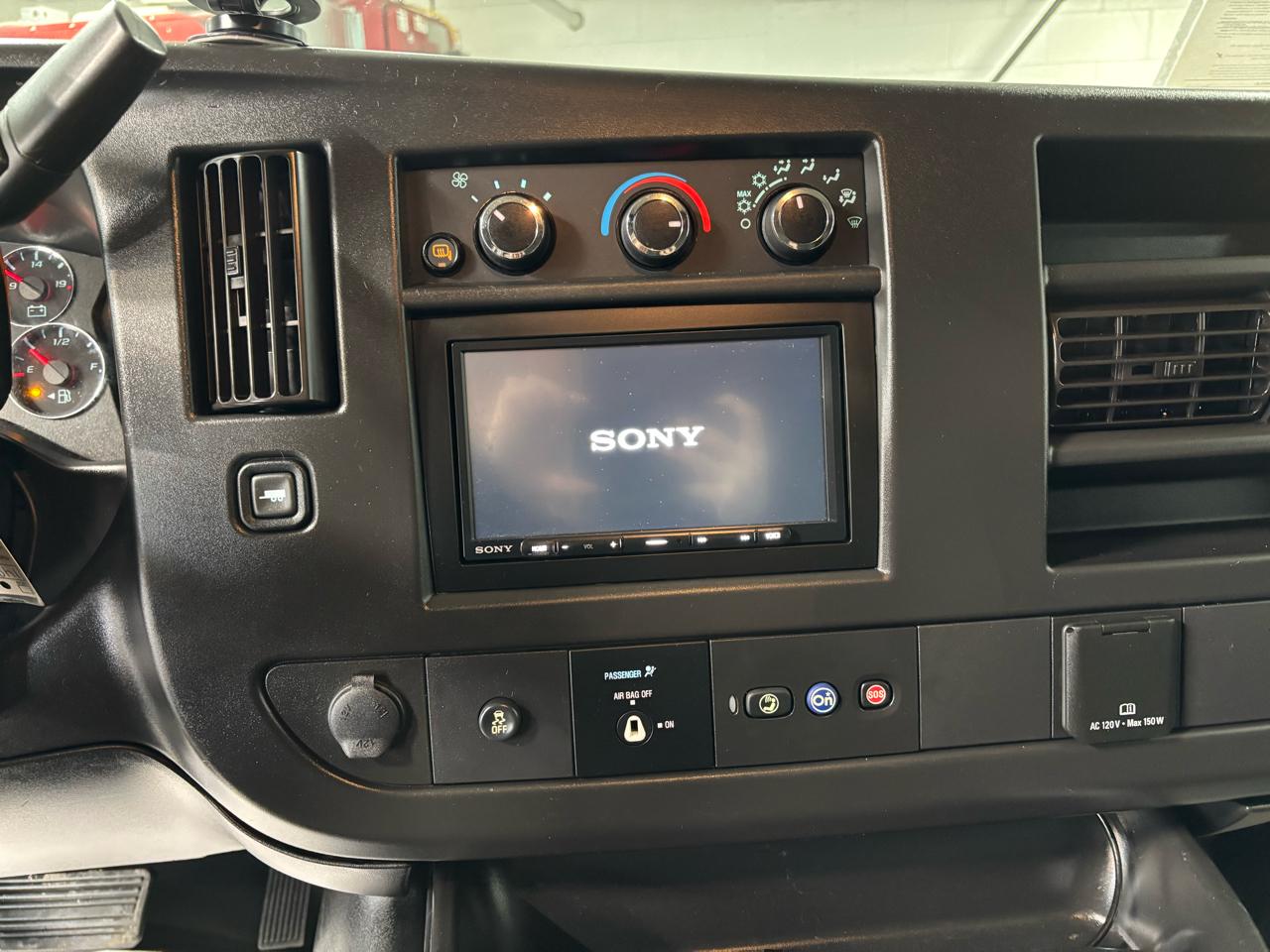 GMC Savana Cargo Van  2021