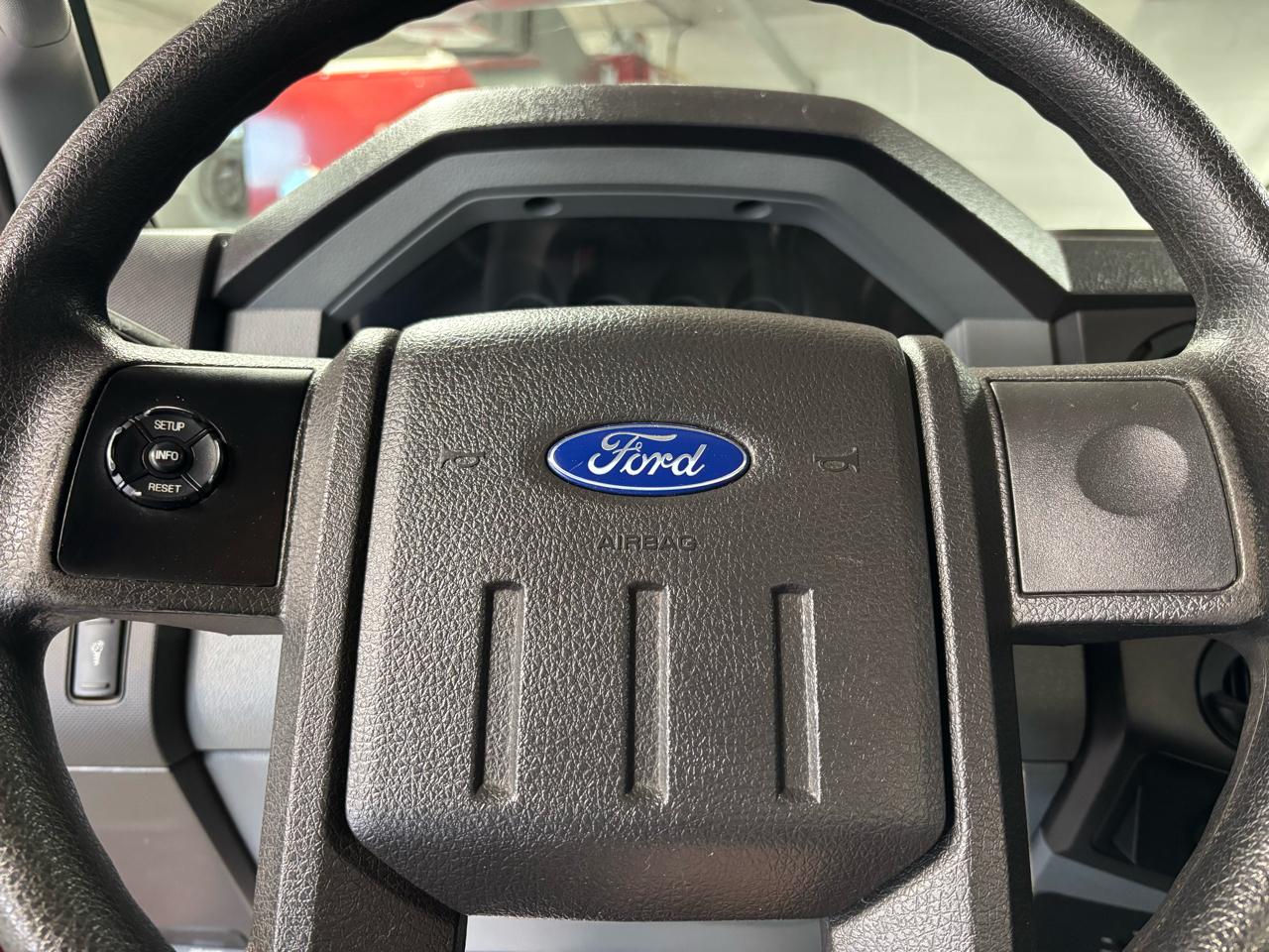 Ford Super Duty F-350 DRW  2015