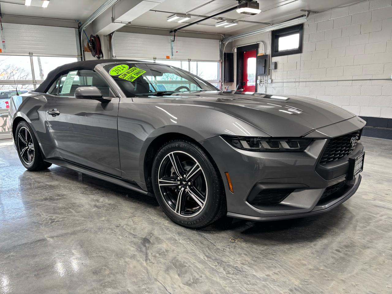 Ford Mustang EcoBoost Convertible 2024
