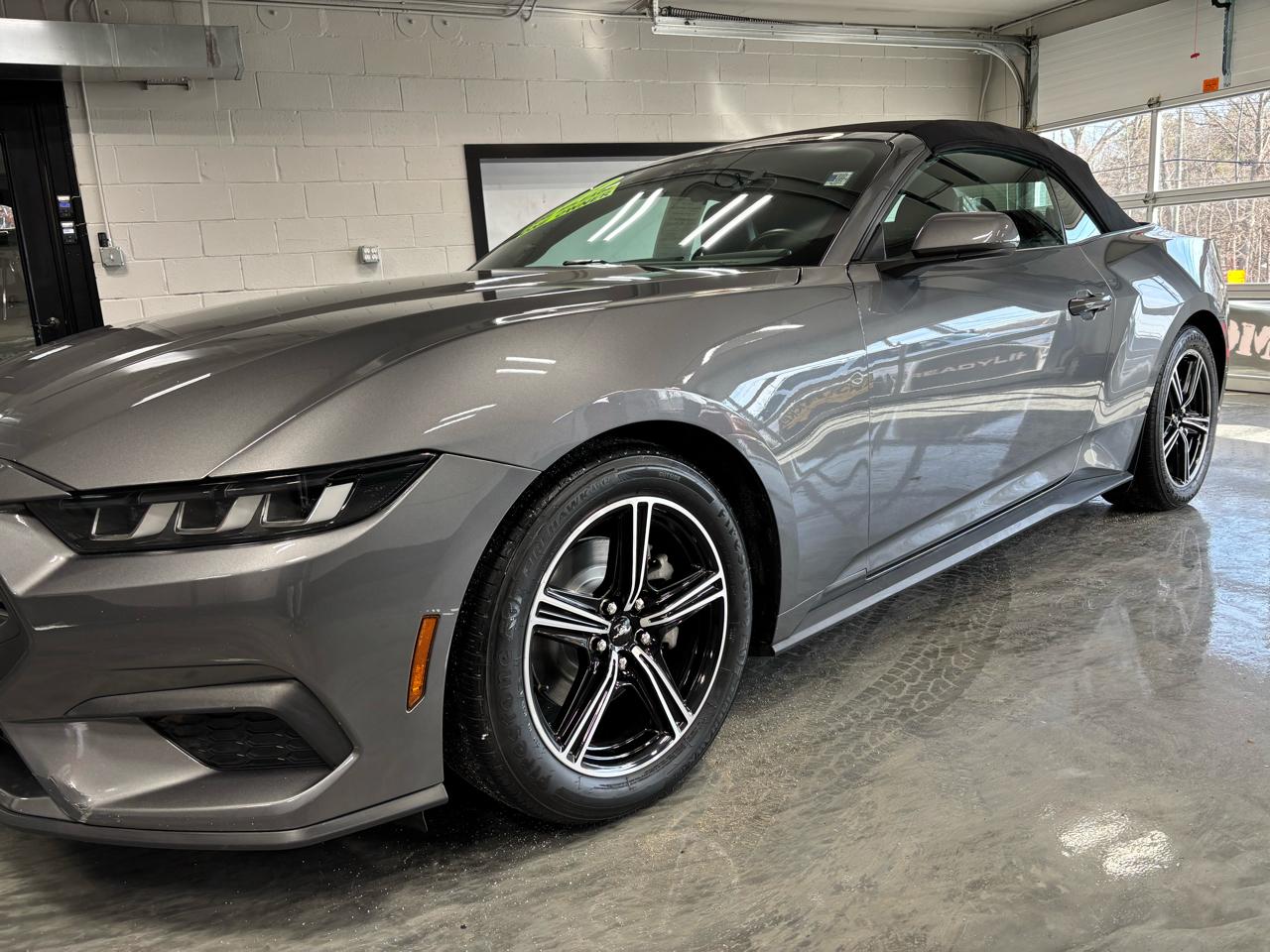 Ford Mustang EcoBoost Convertible 2024