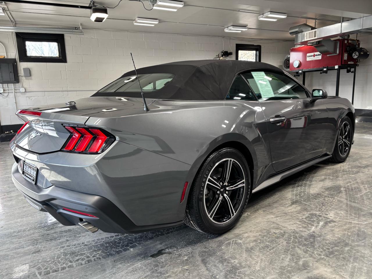 Ford Mustang EcoBoost Convertible 2024