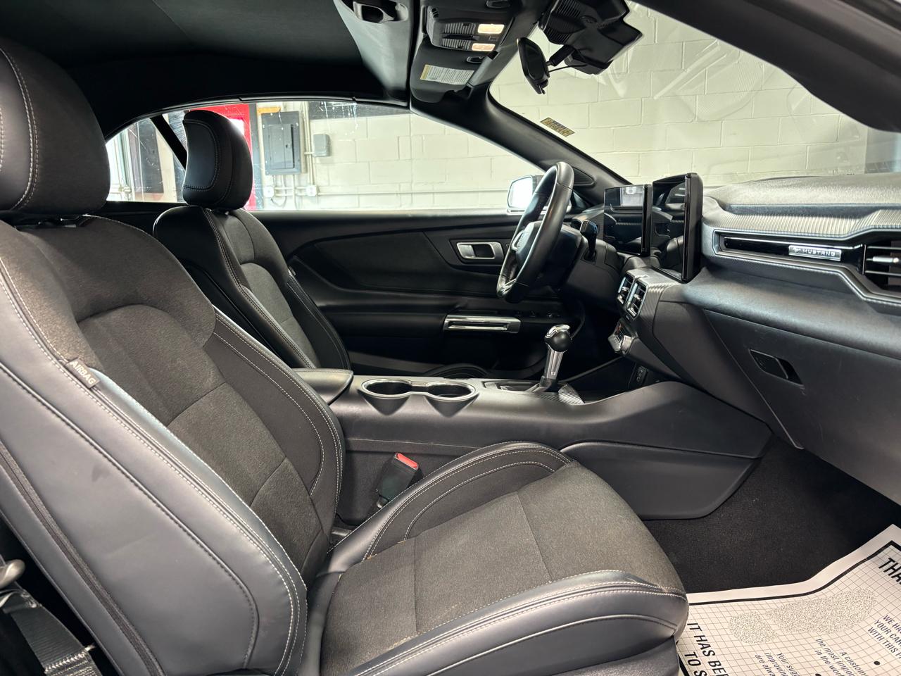 Ford Mustang EcoBoost Convertible 2024