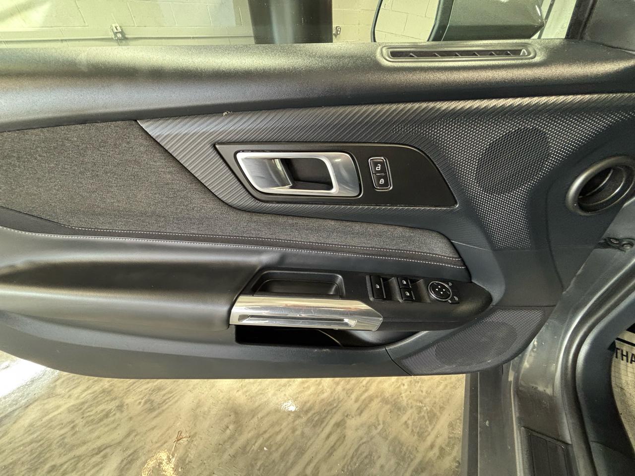 Ford Mustang EcoBoost Convertible 2024