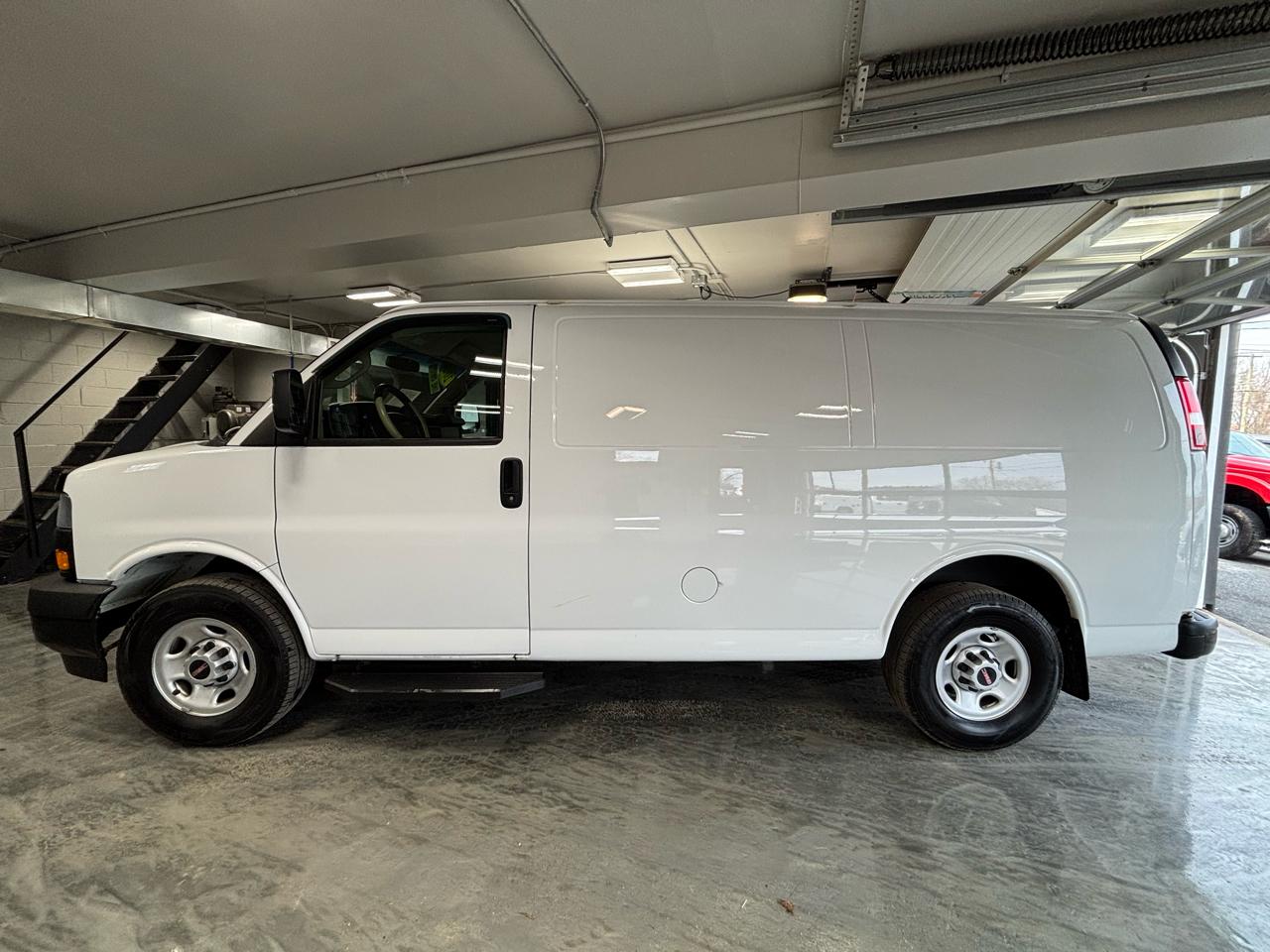 GMC Savana Cargo Van  2020