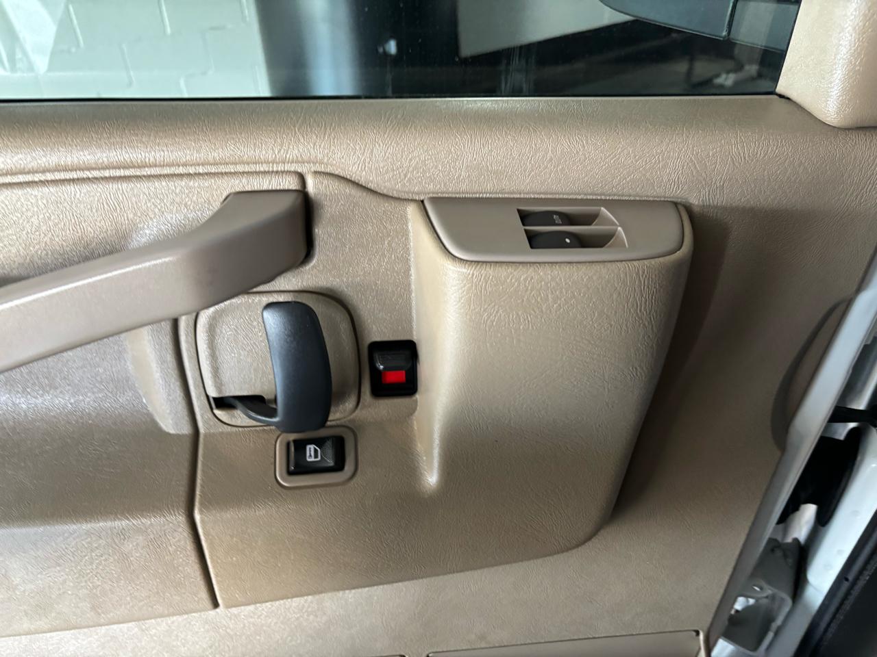 GMC Savana Cargo Van  2020