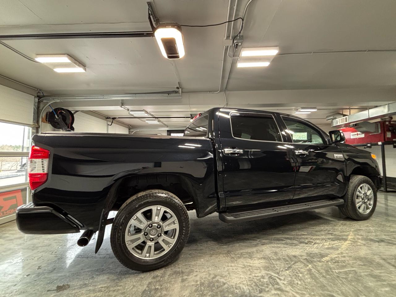 Toyota Tundra 4WD Truck CrewMax 5.7L V8 6-Spd AT Platinum (Natl) 2016