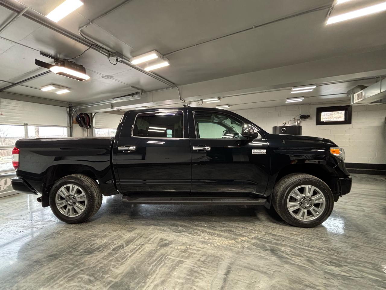Toyota Tundra 4WD Truck CrewMax 5.7L V8 6-Spd AT Platinum (Natl) 2016