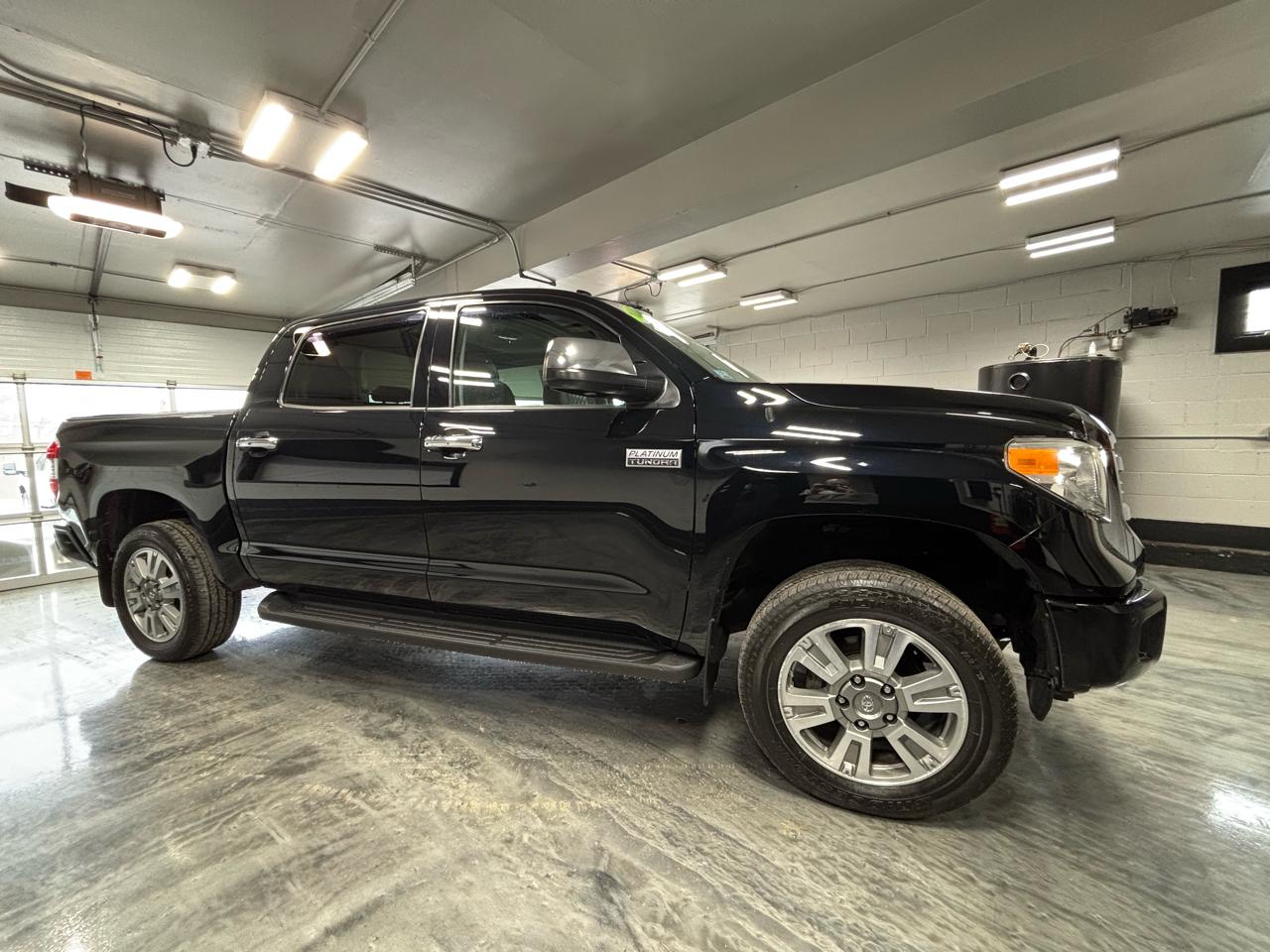 Toyota Tundra 4WD Truck CrewMax 5.7L V8 6-Spd AT Platinum (Natl) 2016