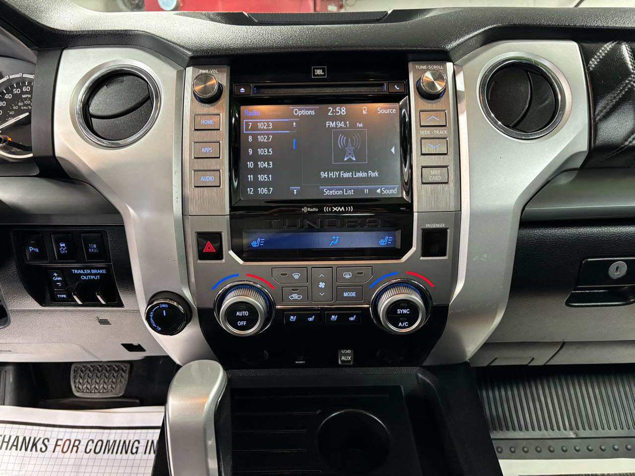 Toyota Tundra 4WD Truck CrewMax 5.7L V8 6-Spd AT Platinum (Natl) 2016