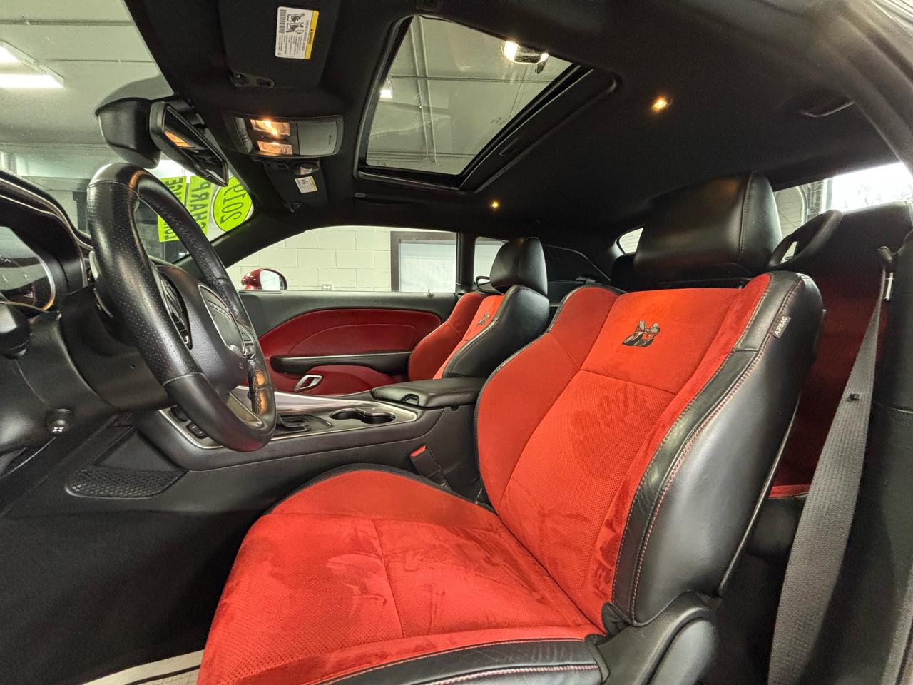 Dodge Challenger R/T Scat Pack Widebody RWD 2019