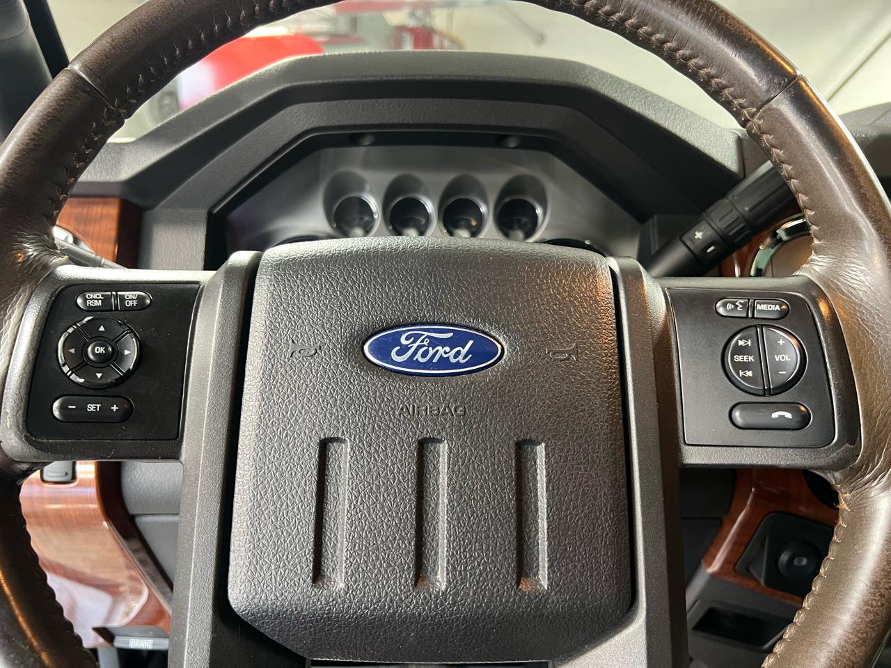 Ford Super Duty F-350 SRW 4WD Crew Cab 156" King Ranch 2016
