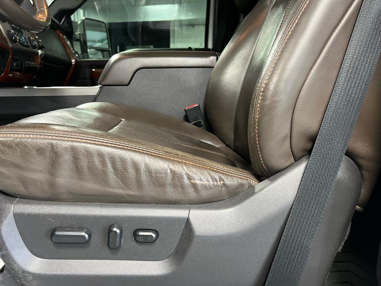 Ford Super Duty F-350 SRW 4WD Crew Cab 156" King Ranch 2016